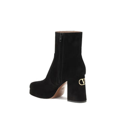 Valentino Garavani Black Calf Leather Bos Taurus Ankle Boots