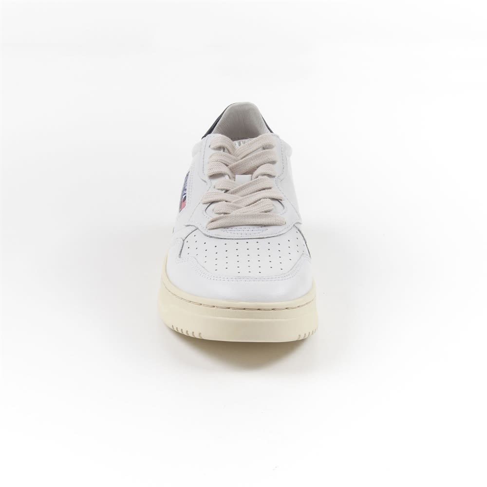 White-navy Sneaker