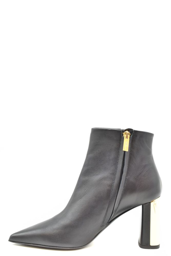 ninalilou Bootie Color: Black Material: leather : 100%